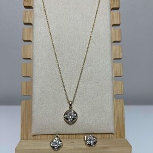 Valentines Jewelry set NWT the perfect gifts